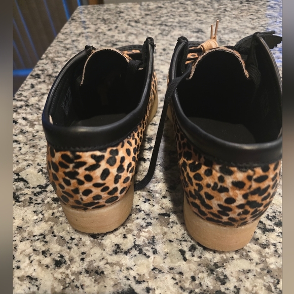 RARE Clarks Pony Fur Leopard Print Wallabees SZ9 - Picture 14 of 16